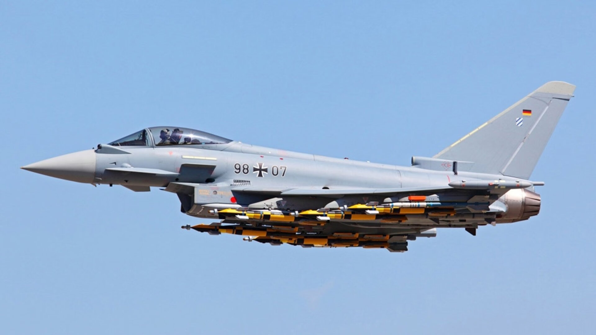 意甲经典对决:尤文图斯迎战AC米兰,冠军争夺白热化,尤文图斯vsac米兰意大利杯