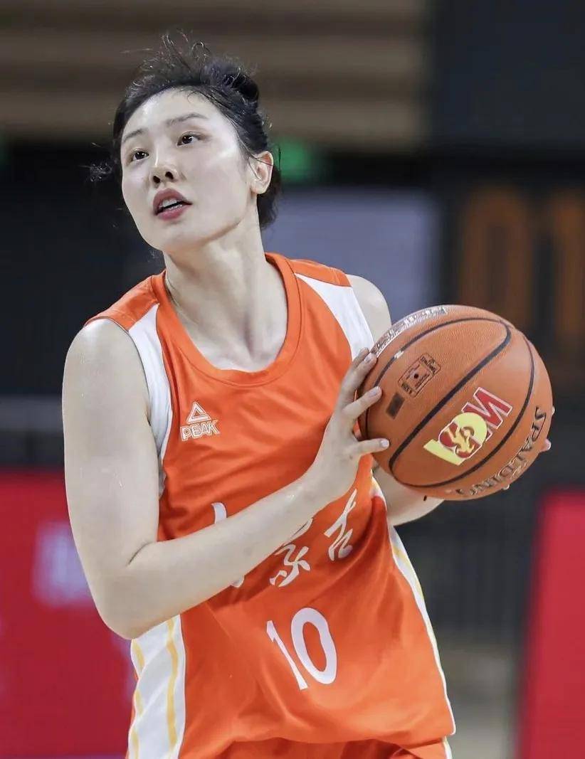 包含开云体育：WCBA联赛外援政策调整，影响几何引热议的词条