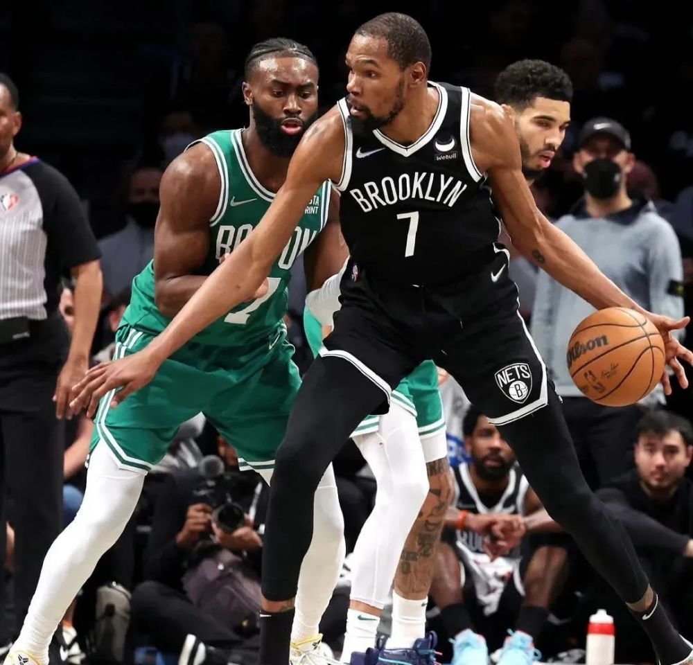 包含开云体育：交易分析：篮网队送出多名球员，换来选秀权的词条